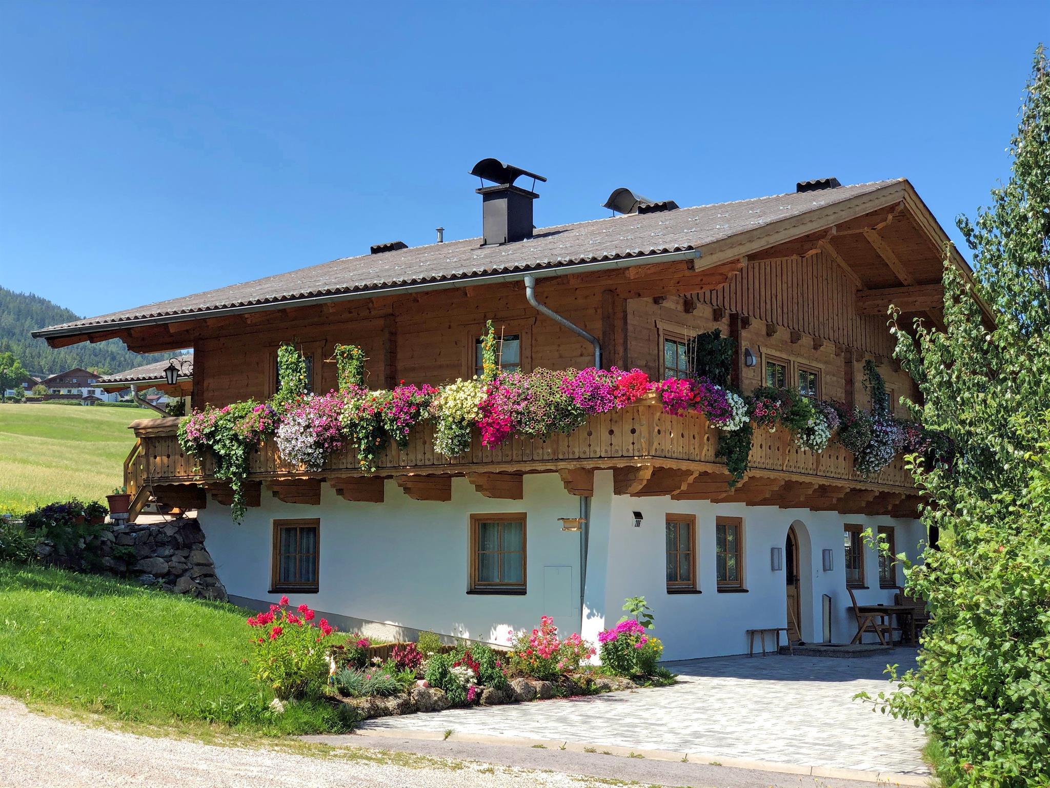 Stubeck | Rustic alpine base right by the slopes, hiking & biking trails — apartment at Schladming Appartements Maria Gruber GmbH, Schladming — photo 11 of 11