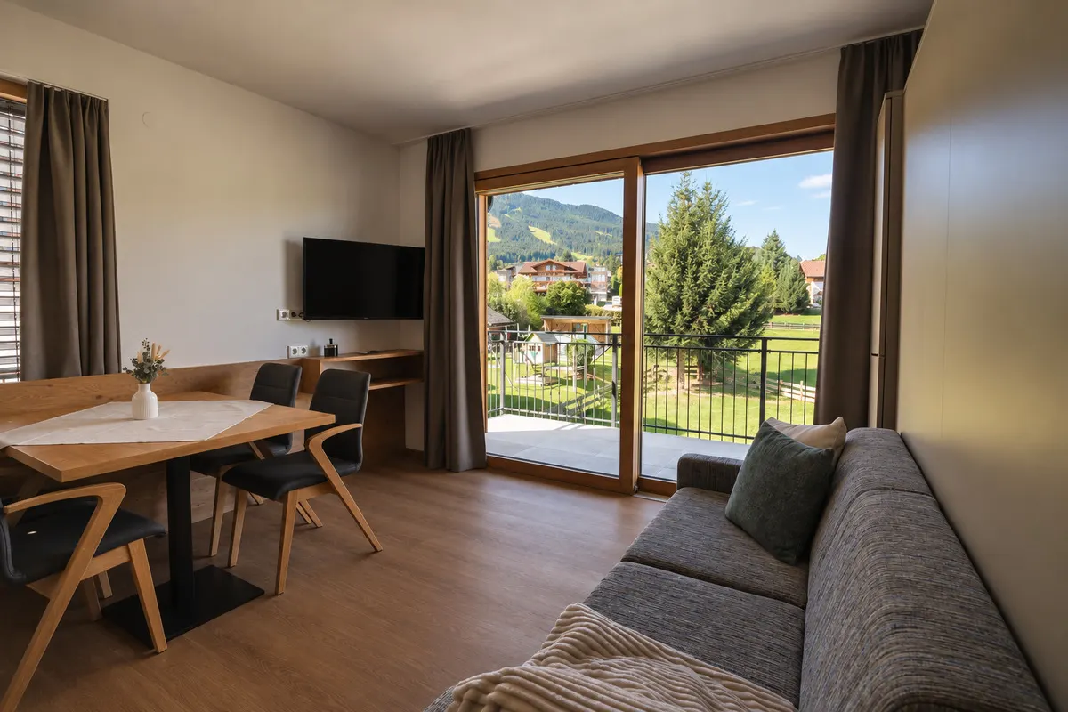 Sun Chalet, apartment Hochwurzen, terrace, mountain view, directly at the slopes – Schladming Appartements Maria Gruber GmbH Schladming