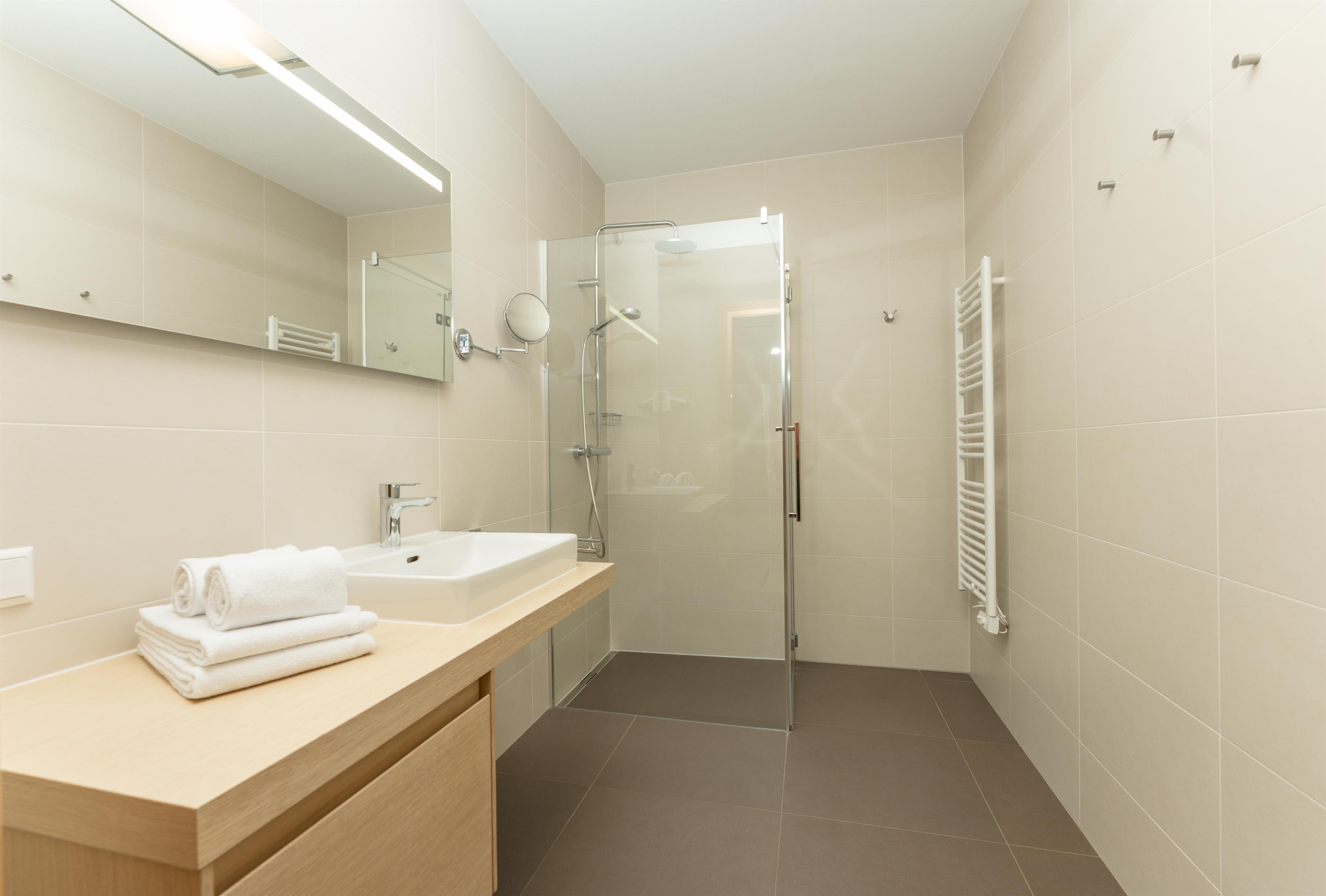 Sun Lodge | 1 bedroom panorama apartment with glaced Loggia | sofa bed | microwave | dog friendly | Indoor pool, garden, relax area, sauna & gym — apartment at Schladming Appartements Maria Gruber GmbH, Schladming — photo 5 of 30