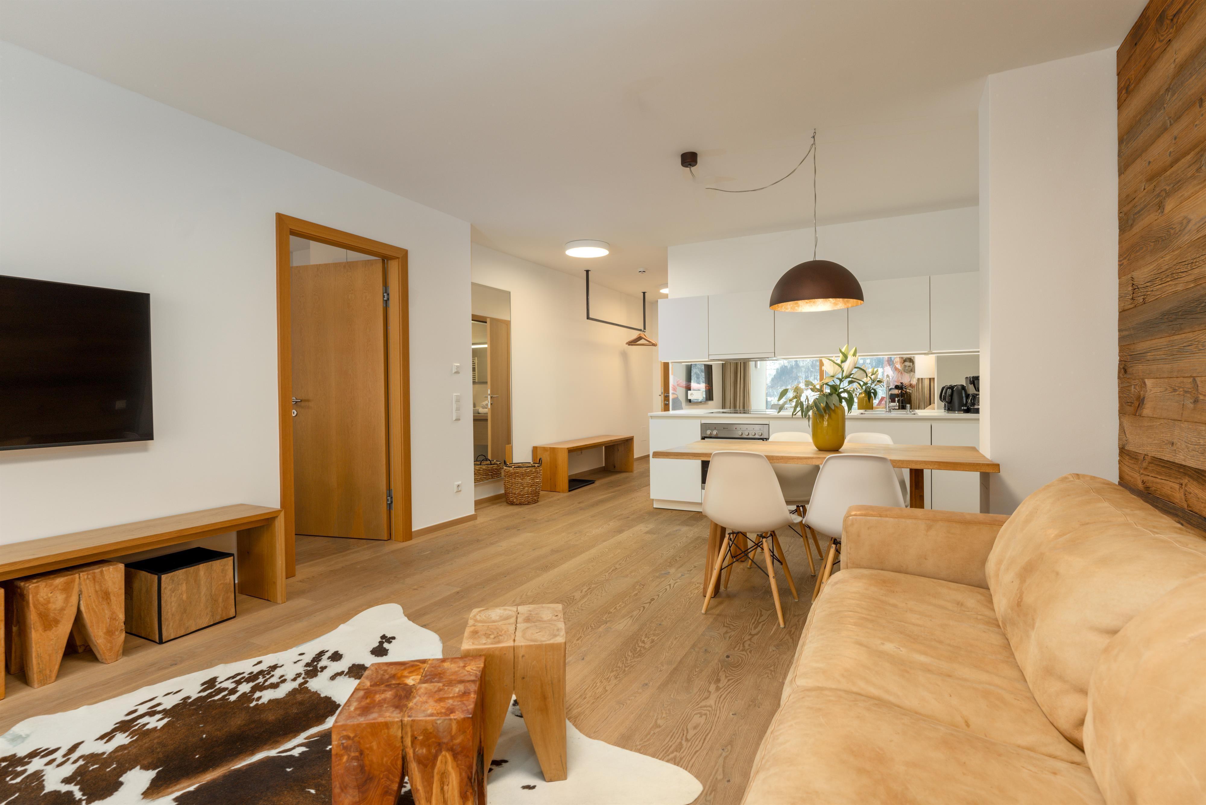 Sun Lodge | 1 bedroom panorama apartment with glazed Loggia | twin bed | sofa bed | Indoor pool, garden, relax area, sauna & gym — apartment at Schladming Appartements Maria Gruber GmbH, Schladming — photo 4 of 24