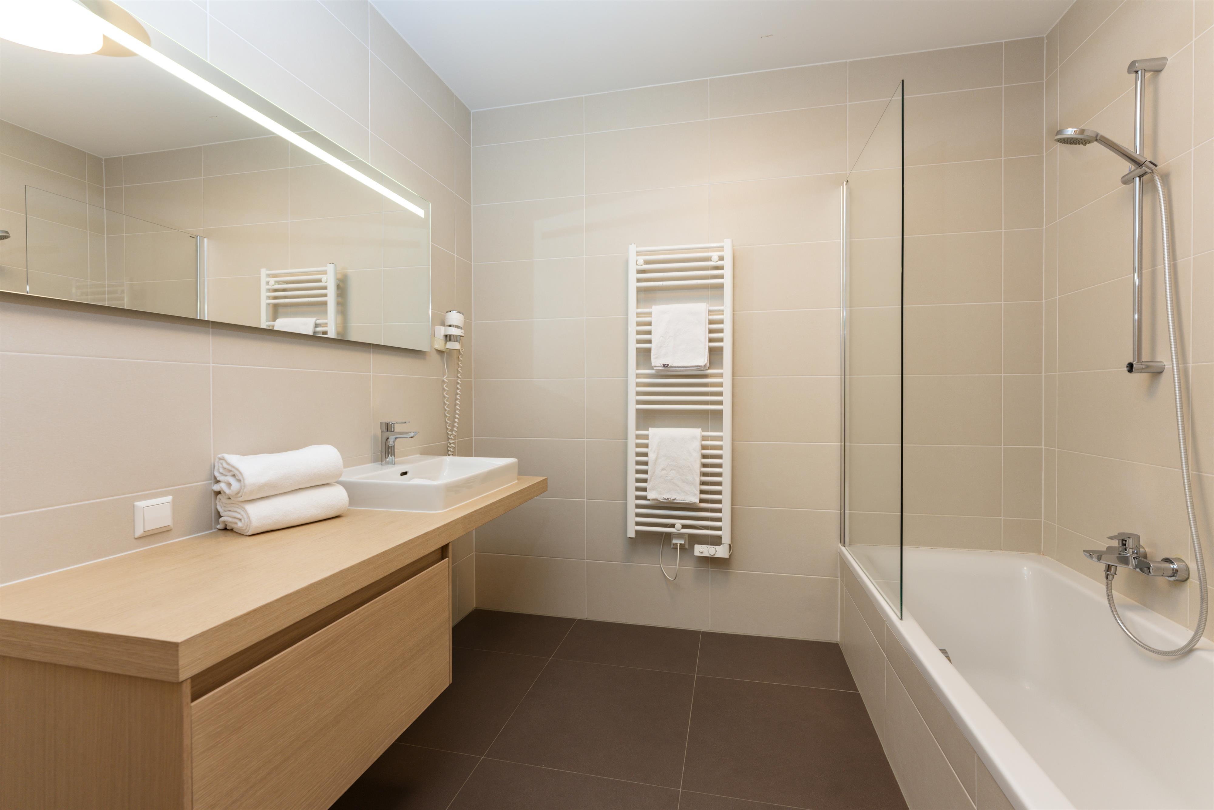 Sun Lodge | 1 bedroom panorama apartment with large corner Loggia | Fire Place | sofa bed | dog friendly | Indoor pool, garden, relax area, sauna & gym — Schladming Appartements Maria Gruber GmbH, Schladming (12/26)
