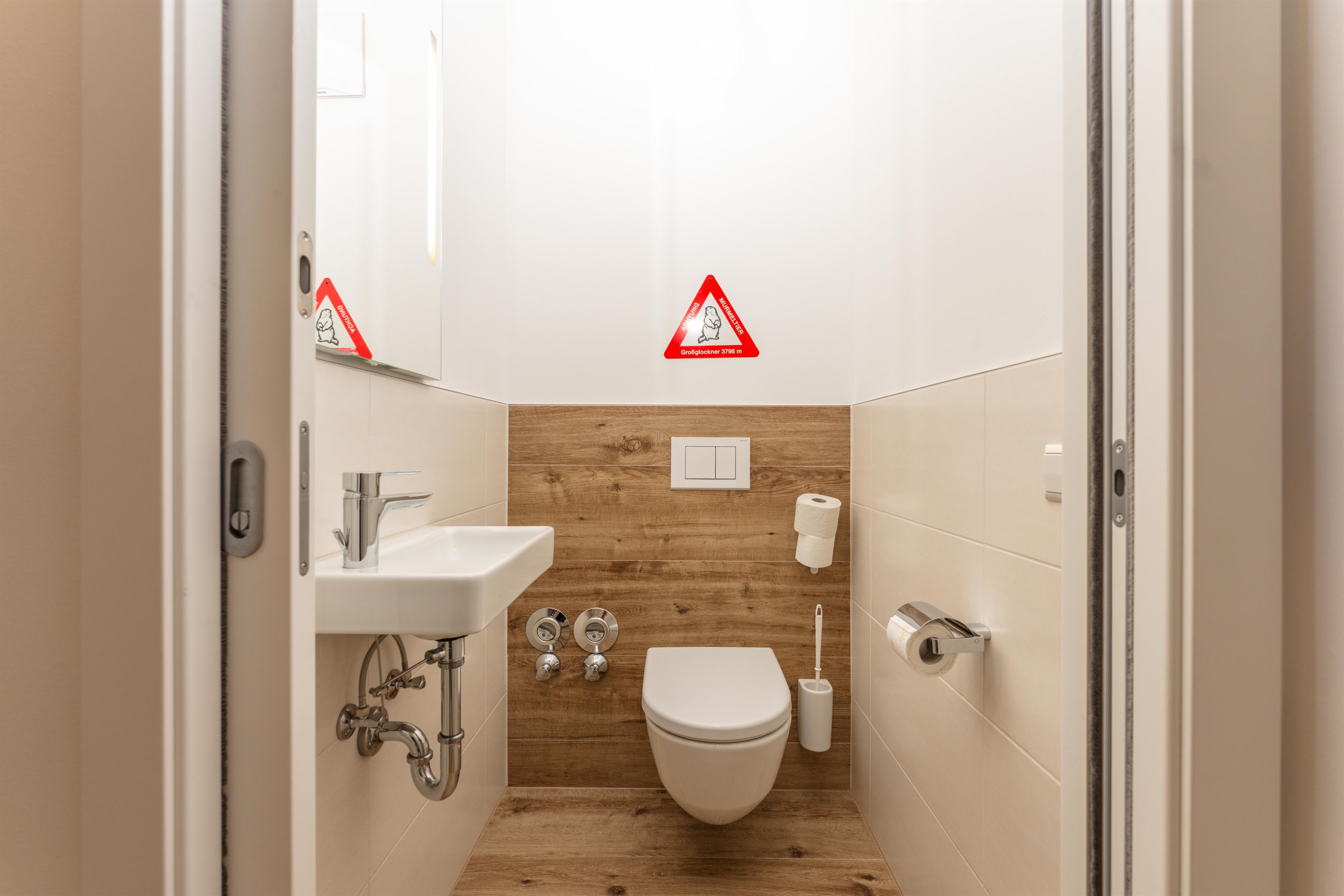 Sun Lodge | 1 bedroom panorama apartment with Loggia | sofa bed | microwave | dog friendly | Indoor pool, garden, relax area, sauna & gym — apartment at Schladming Appartements Maria Gruber GmbH, Schladming — photo 8 of 21