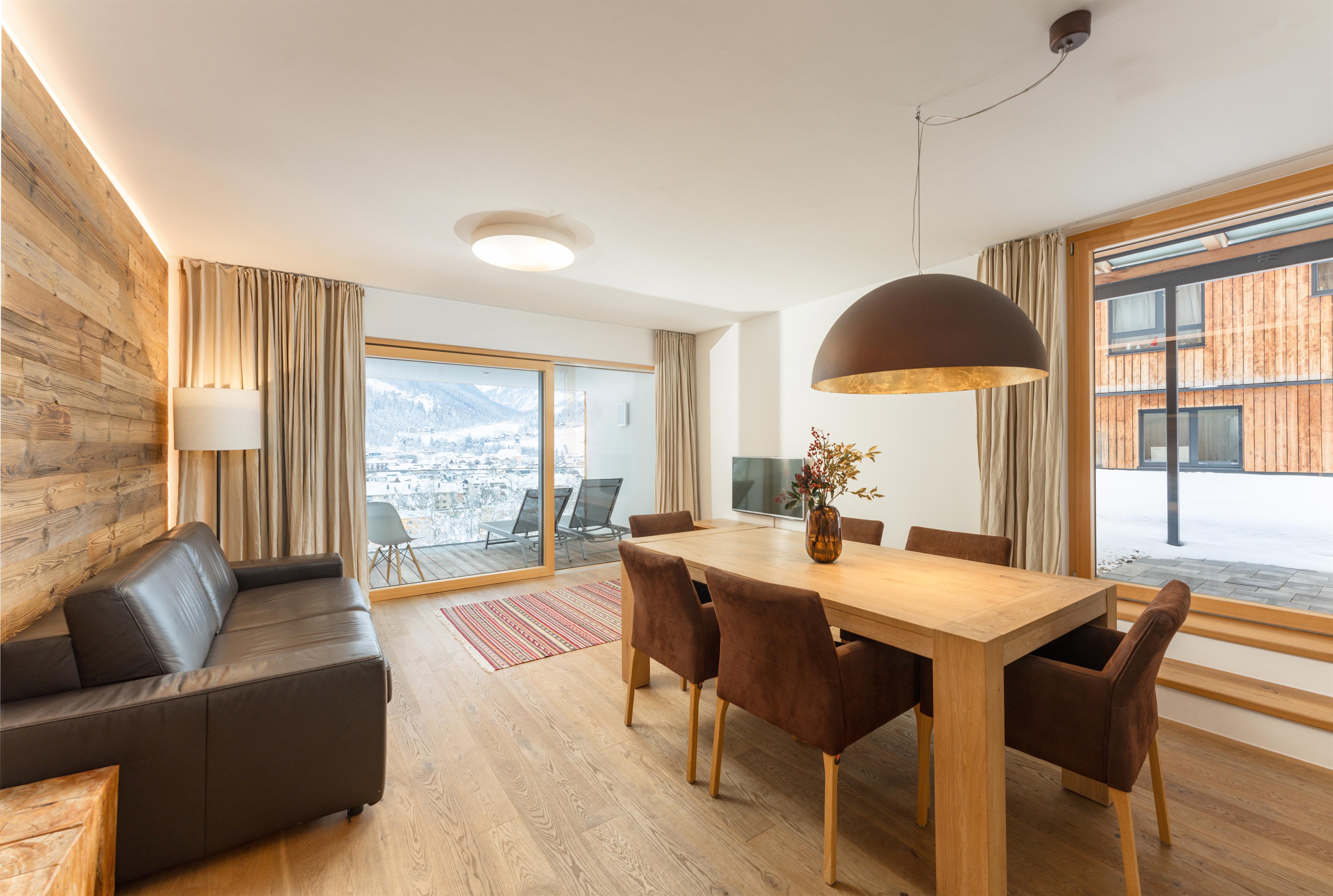 Sun Lodge | 2 bedroom panorama apartment with Loggia & Terrace | sofa bed | Indoor pool, garden, relax area, sauna & gym – Schladming Appartements Maria Gruber GmbH