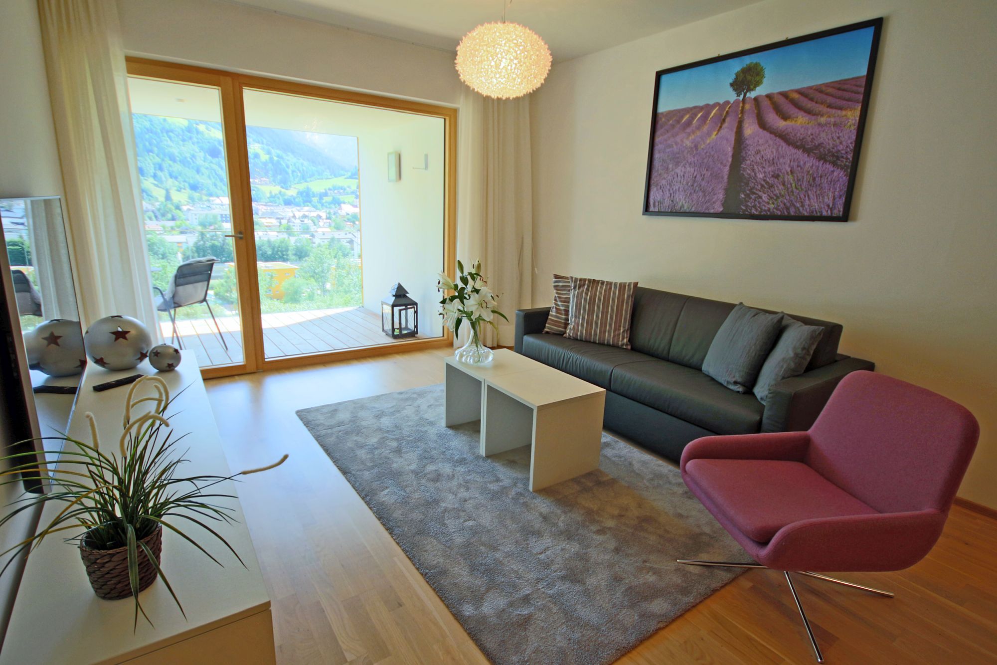 Sun Lodge | 2 bedroom panorama apartment with Loggia | twin beds | sofa bed | microwave | private washing machine | dog friendly | Indoor pool, garden, relax area, sauna & gym – Schladming Appartements Maria Gruber GmbH