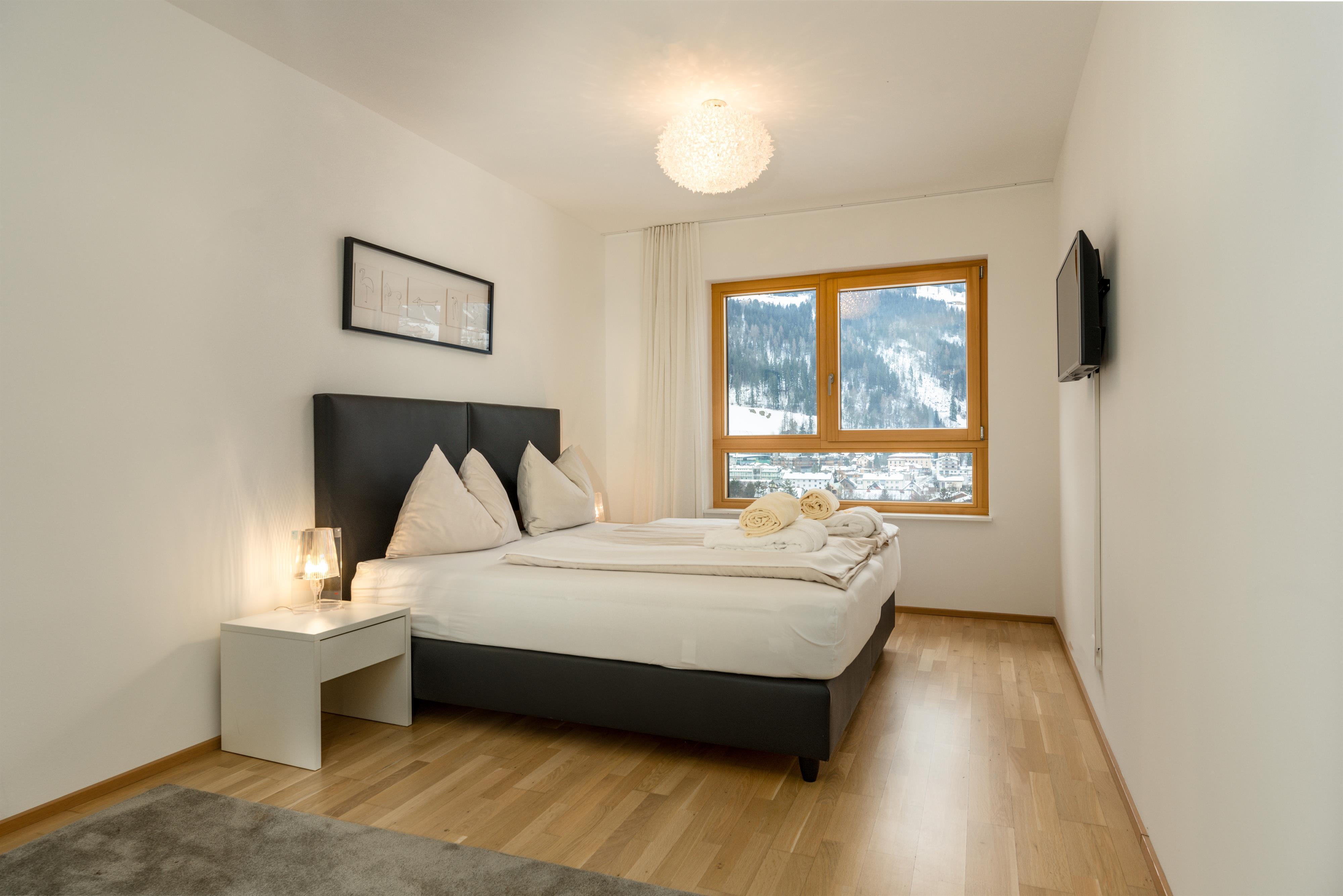 Sun Lodge | 2 bedroom panorama apartment with Loggia | twin beds | sofa bed | microwave | private washing machine | dog friendly | Indoor pool, garden, relax area, sauna & gym — apartment at Schladming Appartements Maria Gruber GmbH, Schladming — photo 4 of 23