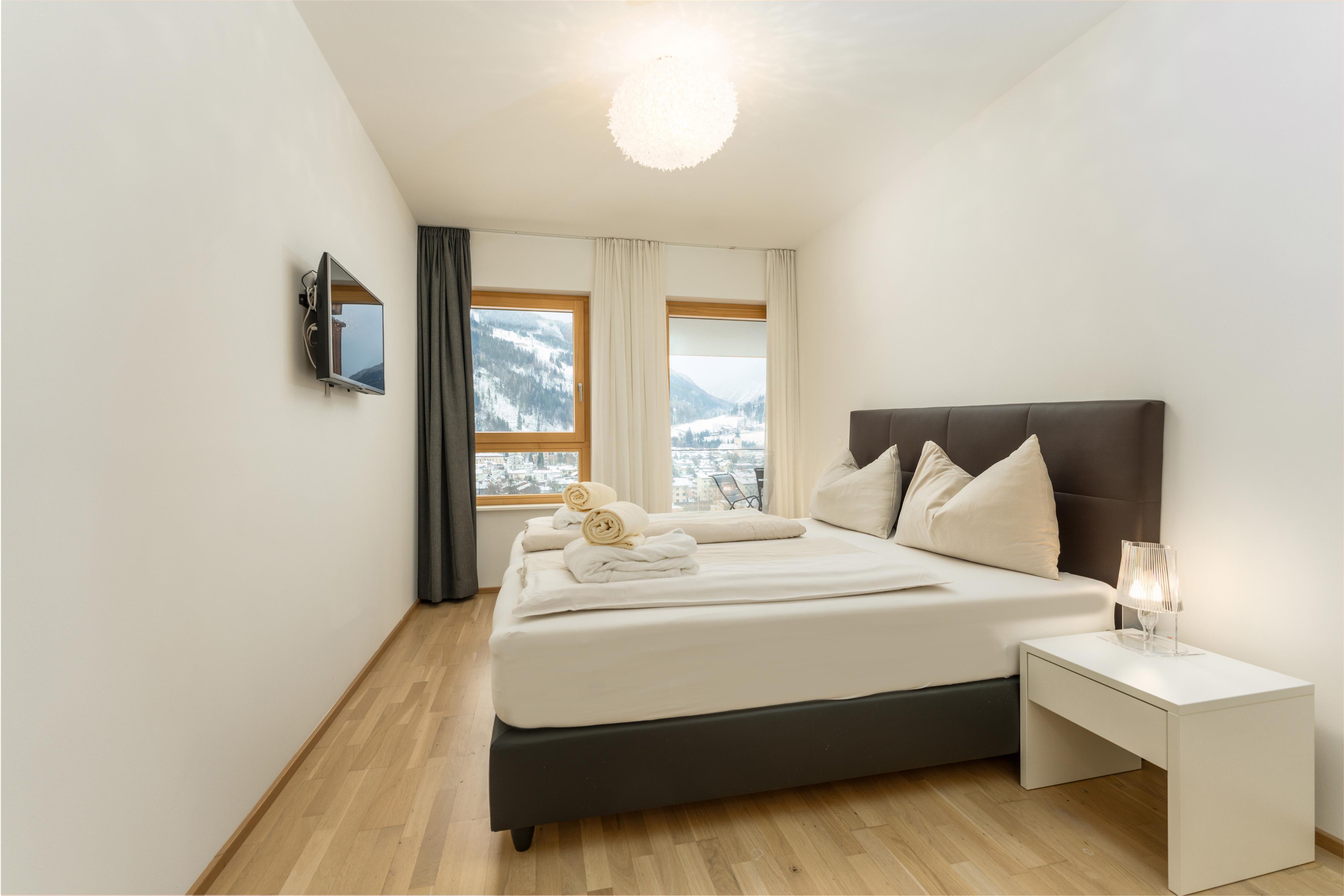 Sun Lodge | 2 bedroom panorama apartment with Loggia | twin beds | sofa bed | microwave | private washing machine | dog friendly | Indoor pool, garden, relax area, sauna & gym — apartment at Schladming Appartements Maria Gruber GmbH, Schladming — photo 5 of 23