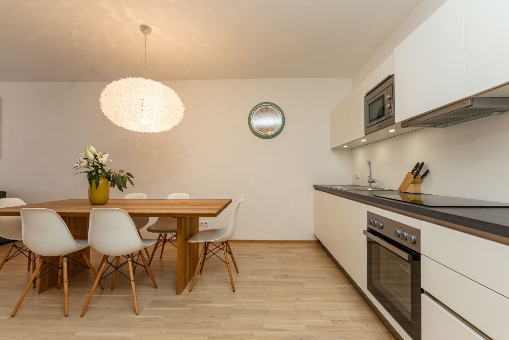 Sun Lodge | 2 bedroom panorama apartment with Loggia | twin beds | sofa bed | microwave | private washing machine | dog friendly | Indoor pool, garden, relax area, sauna & gym — apartment at Schladming Appartements Maria Gruber GmbH, Schladming — photo 6 of 23