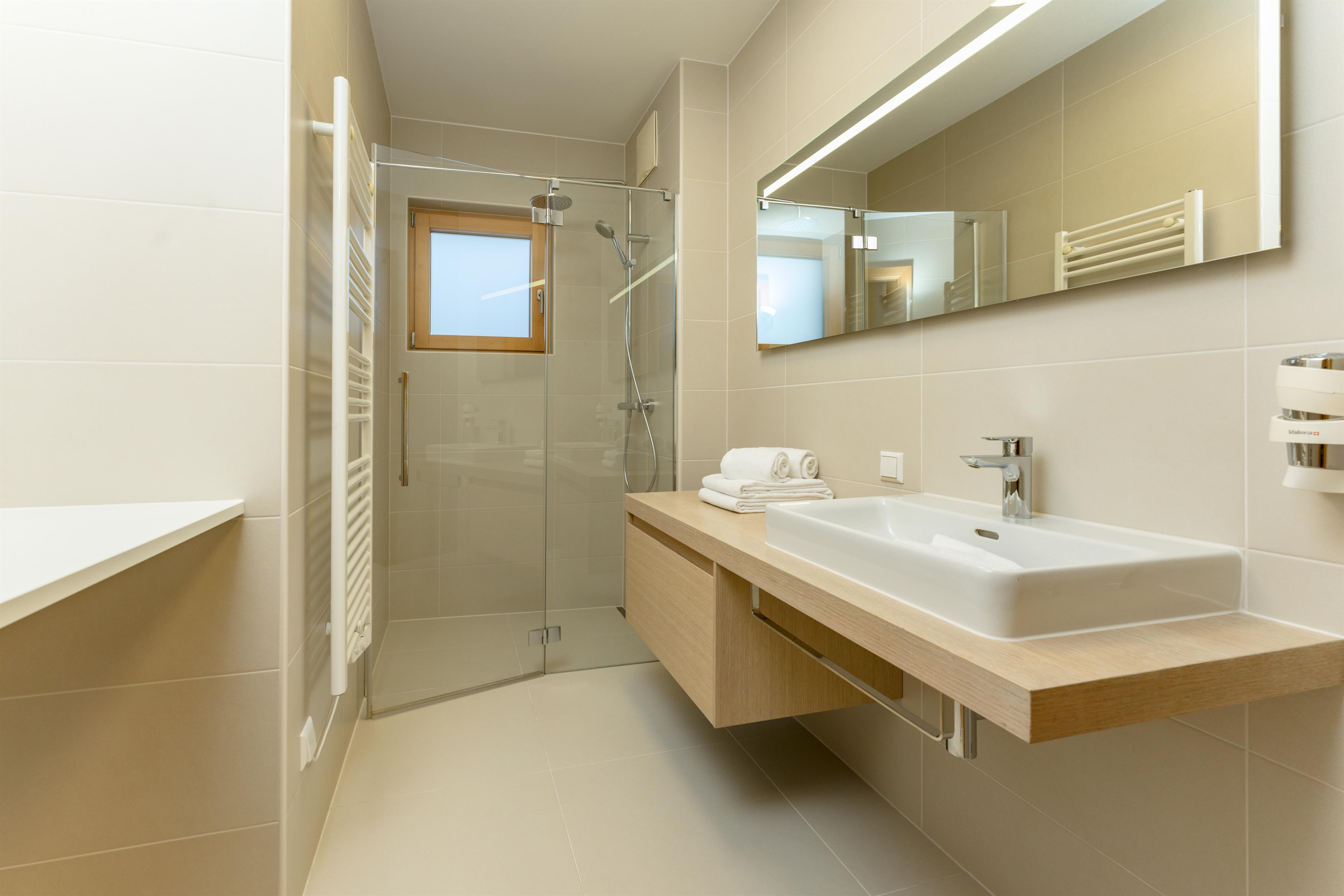 Sun Lodge | 2 bedroom panorama apartment with Loggia | sunset view | twin beds | sofa bed | dog friendly | Indoor pool, garden, relax area, sauna & gym — apartment at Schladming Appartements Maria Gruber GmbH, Schladming — photo 11 of 24