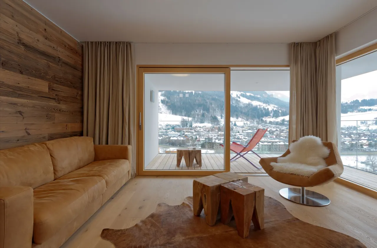 Sun Lodge | 2 bedroom panorama apartment with large corner Loggia | sunset view | twin beds | sofa bed | higher floor | dog friendly | Indoor pool, garden, relax area, sauna & gym – Schladming Appartements Maria Gruber GmbH Schladming