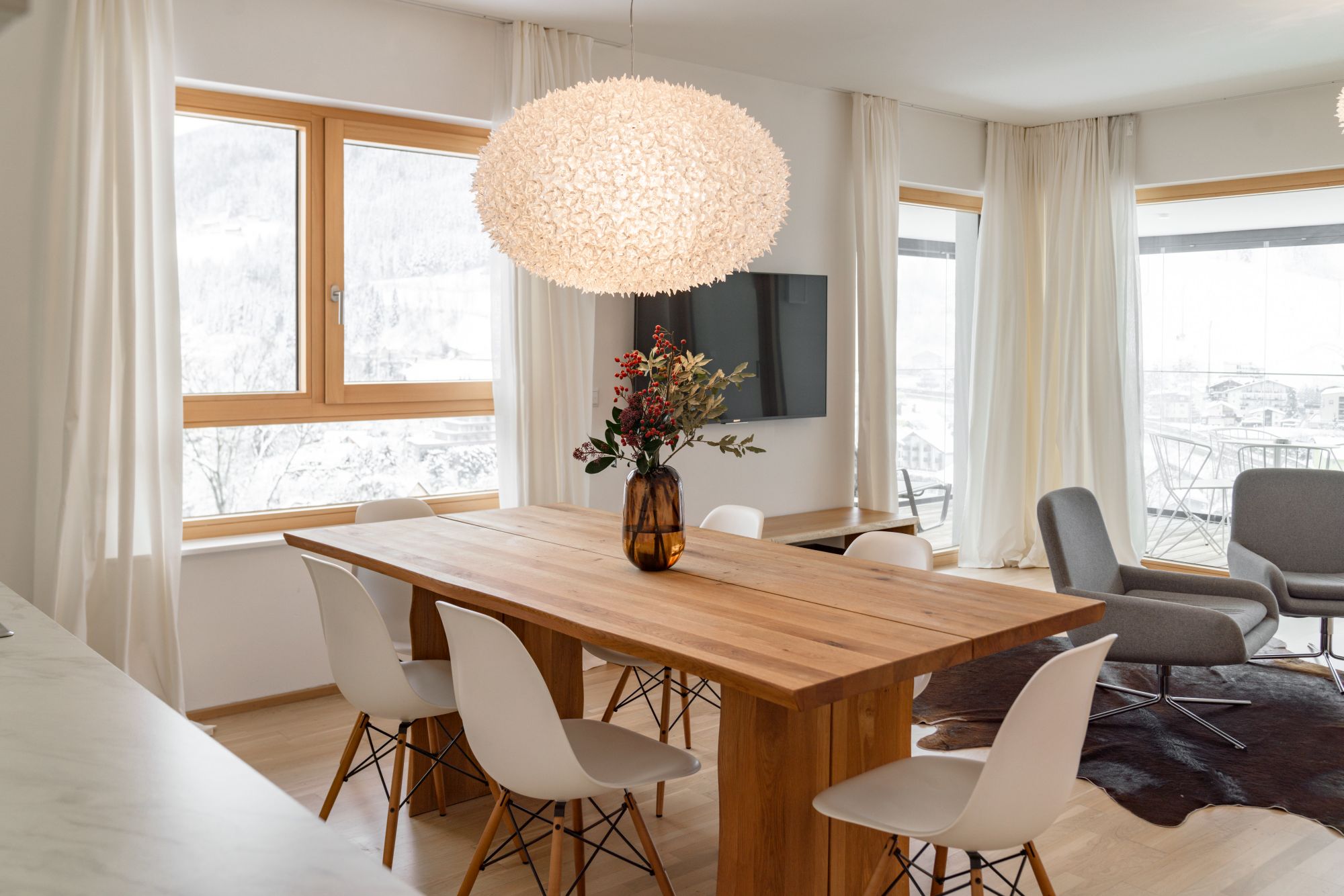 Sun Lodge | 2 bedroom panorma apartment with glazed Loggia | sofa bed | higher floor | dog friendly | Indoor pool, garden, relax area, sauna & gym — apartment at Schladming Appartements Maria Gruber GmbH, Schladming — photo 2 of 32