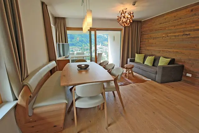 Sun Lodge | 2 bedroom panorma apartment for 7 person with large corner Loggia | sofa bed in bedroom | sofa bed | microwave | Indoor pool, garden, relax area, sauna & gym — apartment at Schladming Appartements Maria Gruber GmbH, Schladming — photo 13 of 30