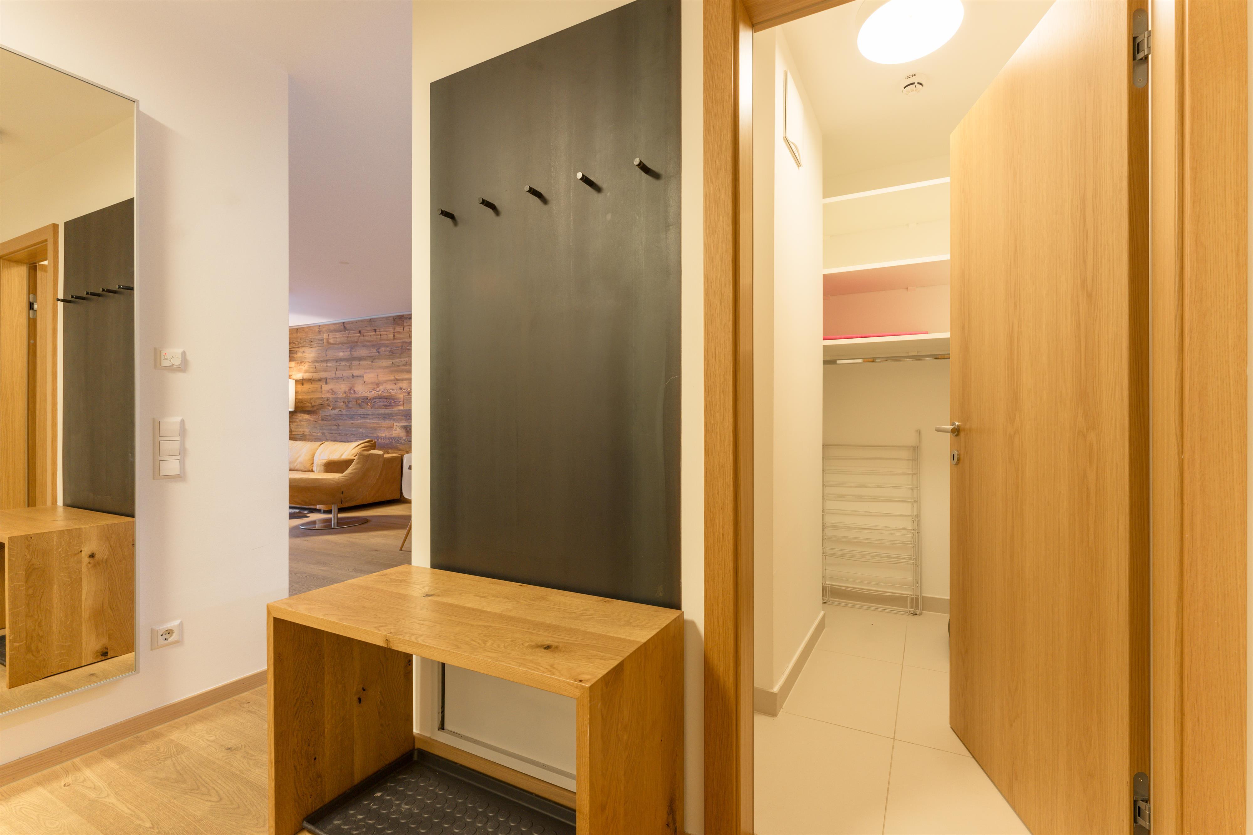 Sun Lodge | 2 bedroom panorma apartment with Loggia | twin beds | sofa bed | Indoor pool, garden, relax area, sauna & gym — Schladming Appartements Maria Gruber GmbH, Schladming (10/24)