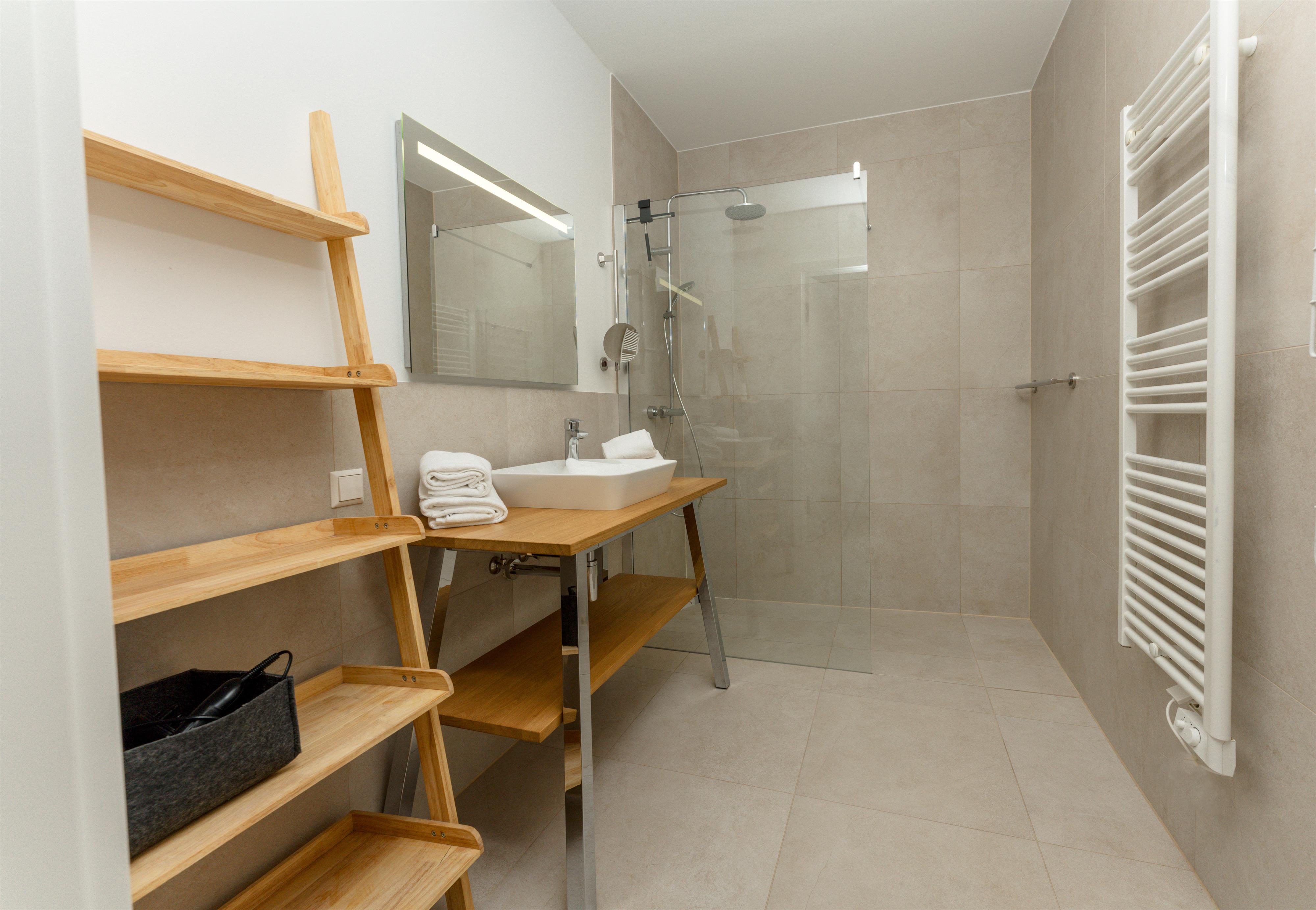 Sun Lodge | apartment with one bedroom and sofa bed and glazed loggia | Typ 1C Premium — apartment at Schladming Appartements Maria Gruber GmbH, Schladming — photo 3 of 26