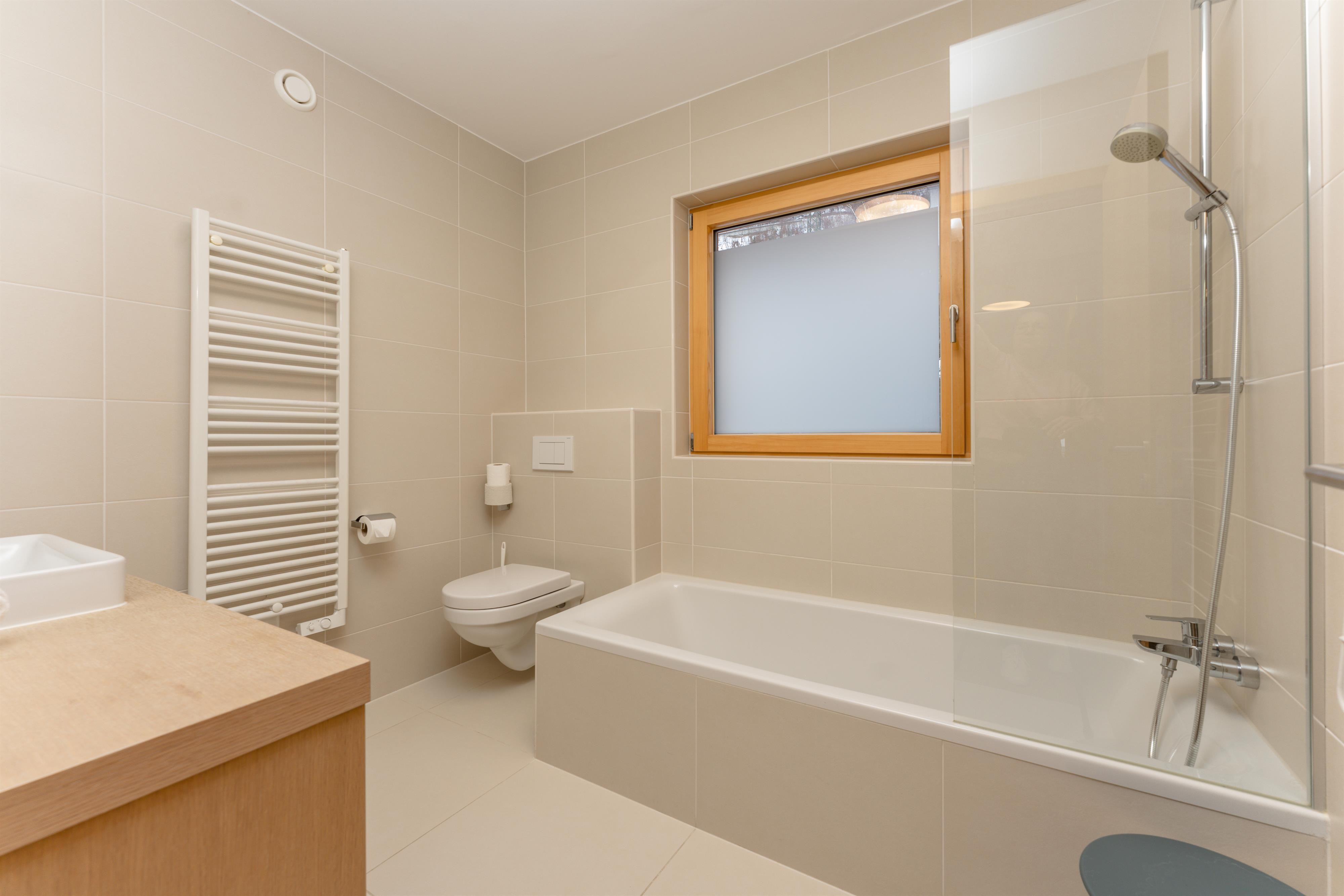 Sun Lodge | XL 3 bedroom panorma apartment with 2 Loggia South and East | twin beds | sofa bed | higher floor | Indoor pool, garden, relax area, sauna & gym — Schladming Appartements Maria Gruber GmbH, Schladming (11/32)