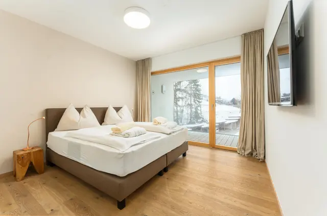 Sun Lodge | XL 3 bedroom panorma apartment with 2 Loggia South and East | twin beds | sofa bed | higher floor | Indoor pool, garden, relax area, sauna & gym — apartment at Schladming Appartements Maria Gruber GmbH, Schladming — photo 19 of 32