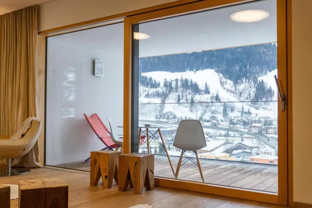 Sun Lodge | XL 3 bedroom panorma apartment with 2 Loggia South and East | twin beds | sofa bed | higher floor | Indoor pool, garden, relax area, sauna & gym — apartment at Schladming Appartements Maria Gruber GmbH, Schladming — photo 9 of 32