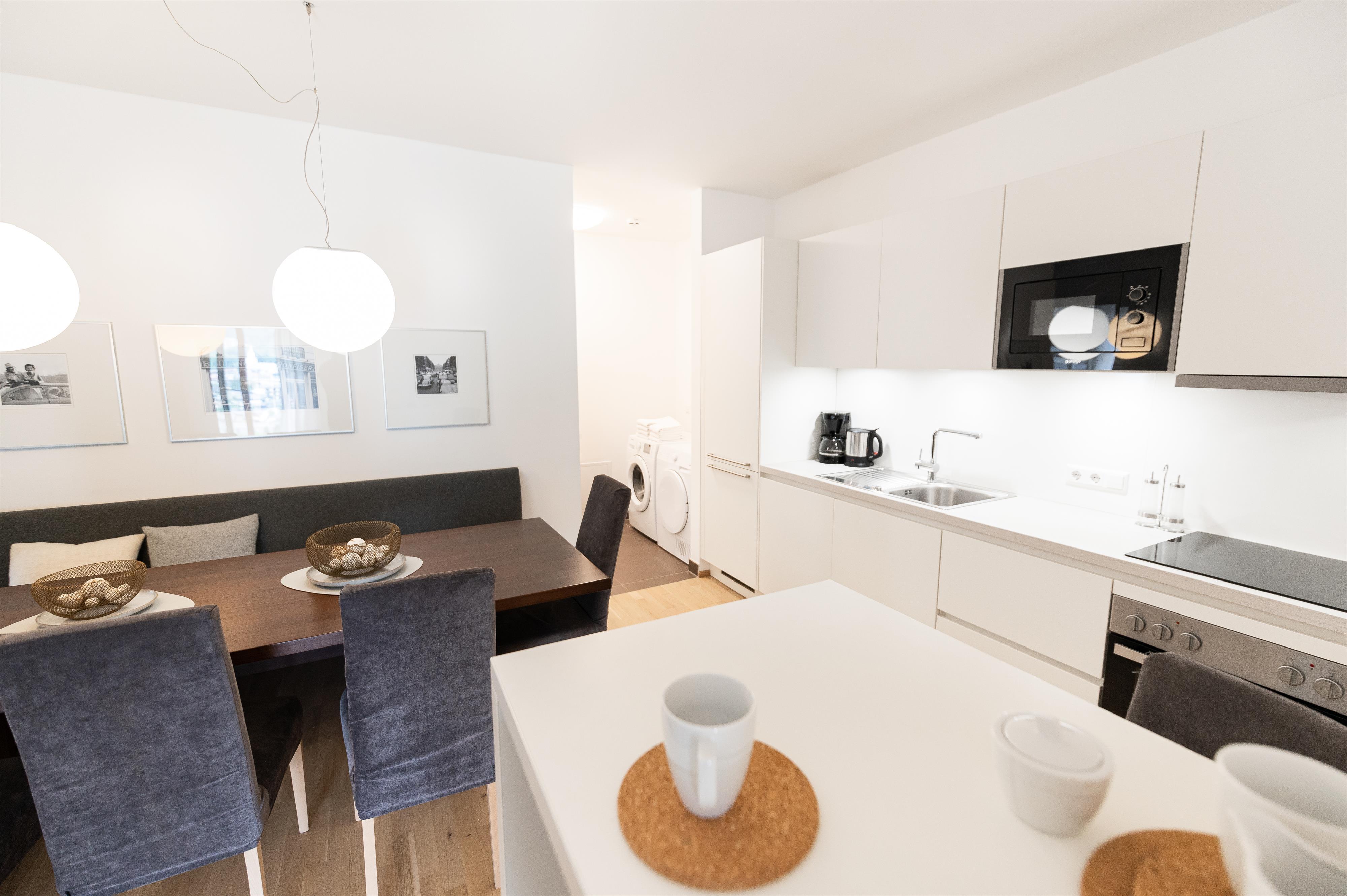 Sun Lodge | XXL 3 bedroom panorma apartment with 2 Loggia South and West | Pull-Out Beds | sofa bed | washing machine | dryer | microwave | dogs friendly | Indoor pool, garden, relax area, sauna & gym — Schladming Appartements Maria Gruber GmbH, Schladming (4/34)