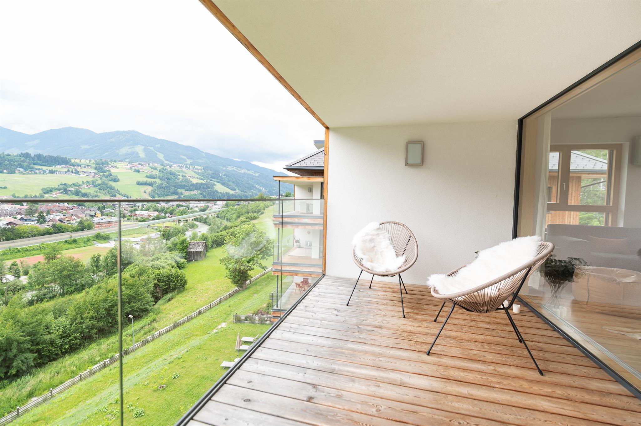 Sun Lodge | XXL 3 bedroom panorma apartment with 2 Loggia South and West | Pull-Out Beds | sofa bed | washing machine | dryer | microwave | dogs friendly | Indoor pool, garden, relax area, sauna & gym — Schladming Appartements Maria Gruber GmbH, Schladming (7/34)