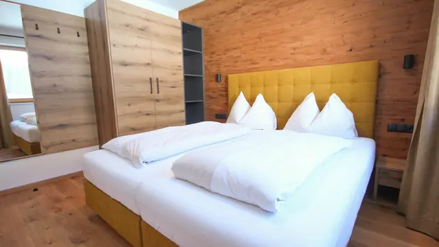 Sun Side Top 15 | 2 Schlafzimmer mit Doppelbett — Schladming Appartements Maria Gruber GmbH, Schladming (11/19)