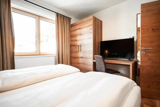 Sun Side Top 15 | 2 Schlafzimmer mit Doppelbett — Schladming Appartements Maria Gruber GmbH, Schladming (8/19)