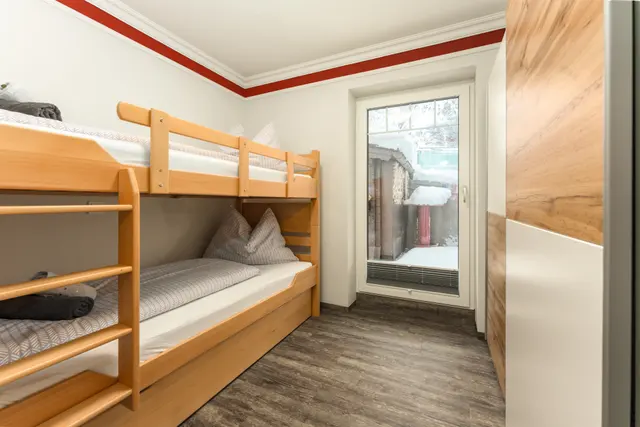 Toni | Ruhiger Smart Stay für autofreien Urlaub nahe Planai & Zentrum — Schladming Appartements Maria Gruber GmbH, Schladming (5/8)