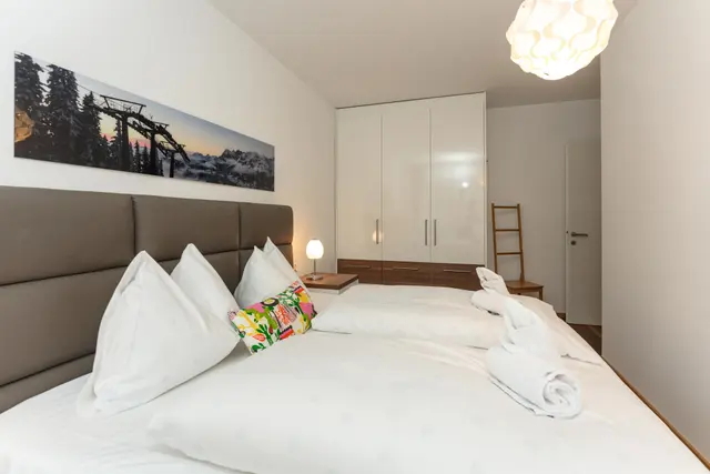 Traumblick | Ganzjahres-Aktivlage direkt an der Piste mit traumhaften Dachsteinblick — Schladming Appartements Maria Gruber GmbH, Schladming (10/16)