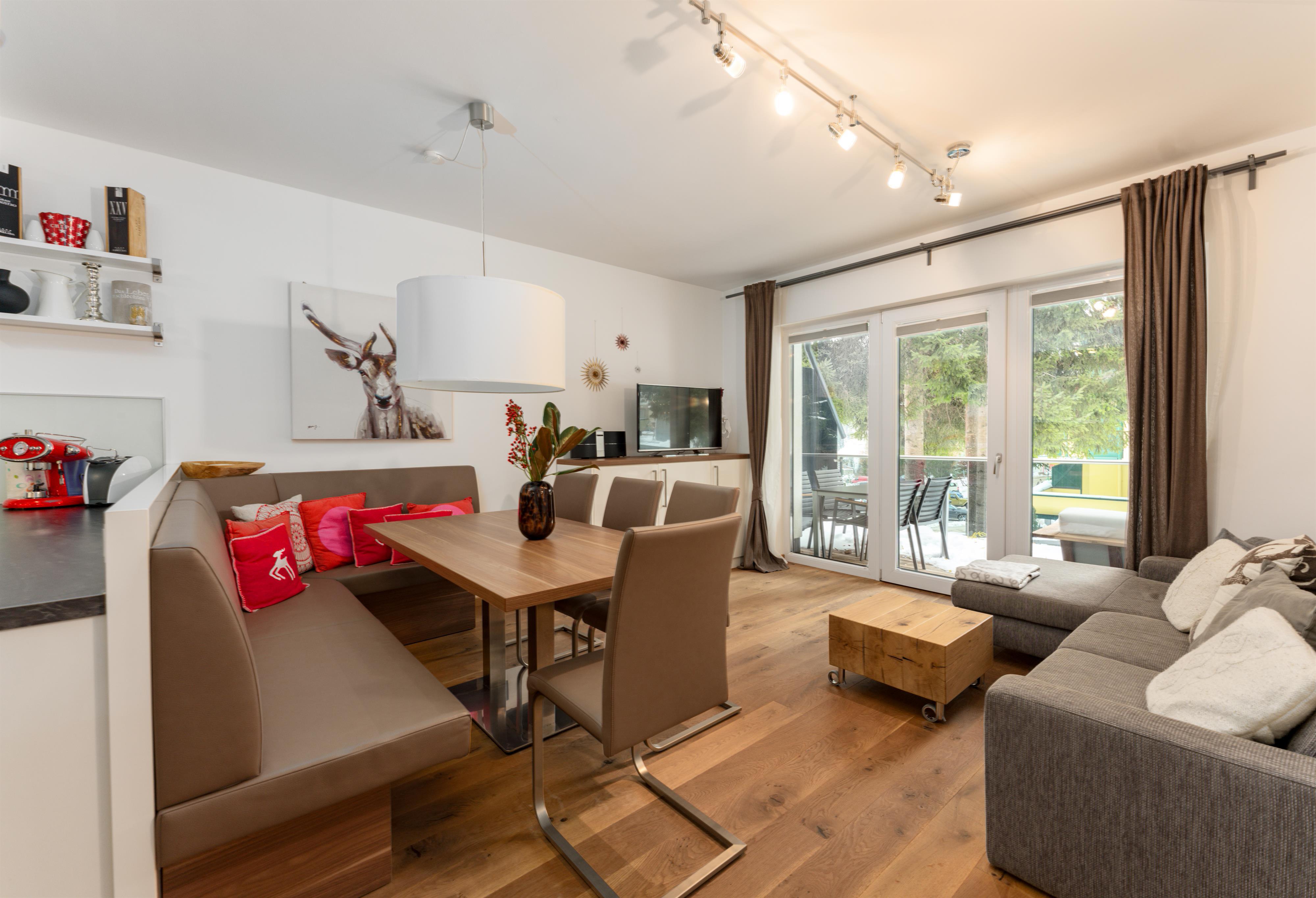 Traumblick | Year-round activity base right by the slopes with stunning Dachstein views — apartment at Schladming Appartements Maria Gruber GmbH, Schladming — photo 7 of 16