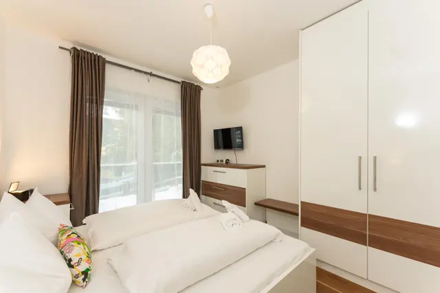 Traumblick | Ganzjahres-Aktivlage direkt an der Piste mit traumhaften Dachsteinblick — Schladming Appartements Maria Gruber GmbH, Schladming (9/16)