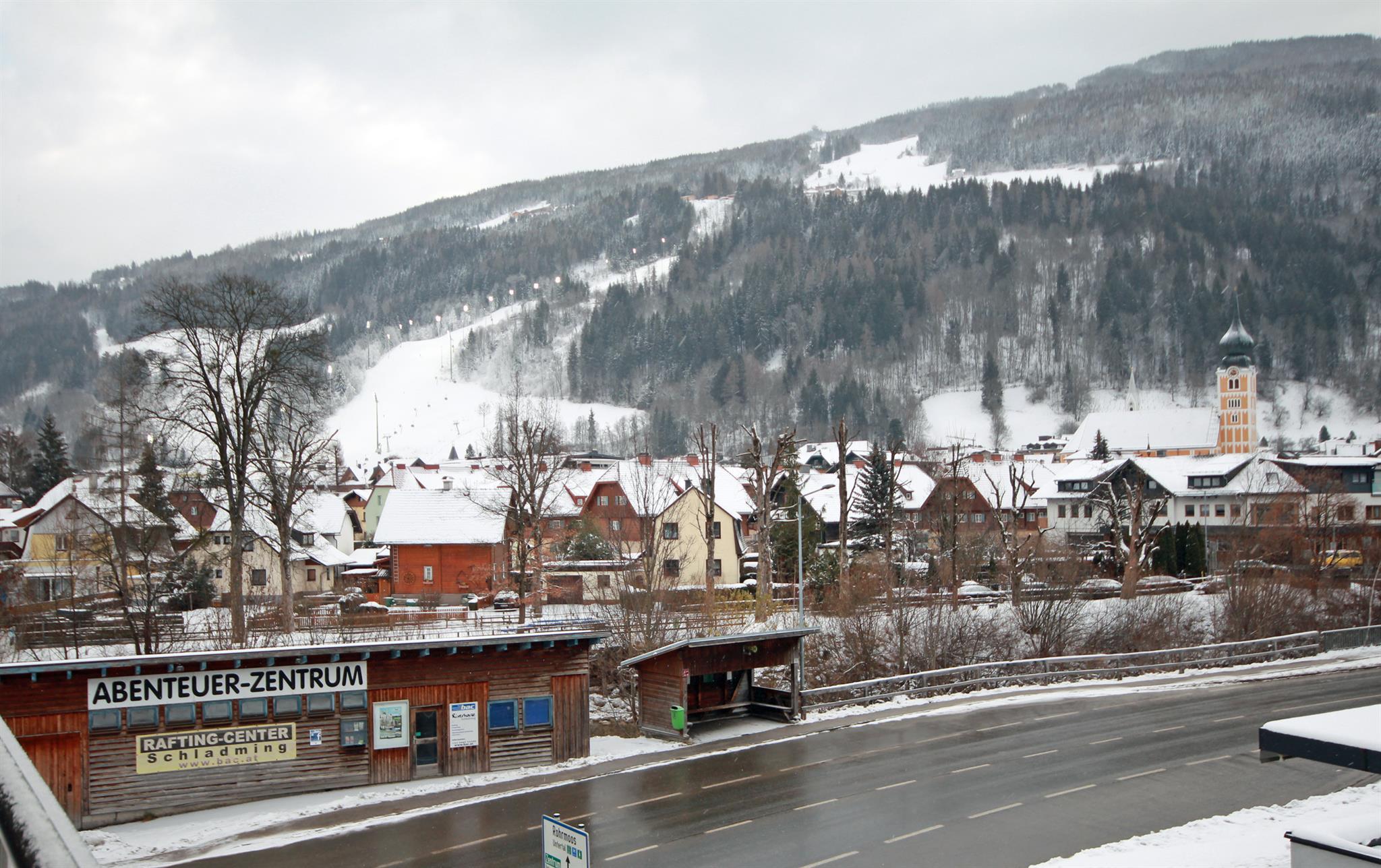Ulli | Cozy retreat for a car-free holiday in Schladming with balcony — Schladming Appartements Maria Gruber GmbH, Schladming (11/12)