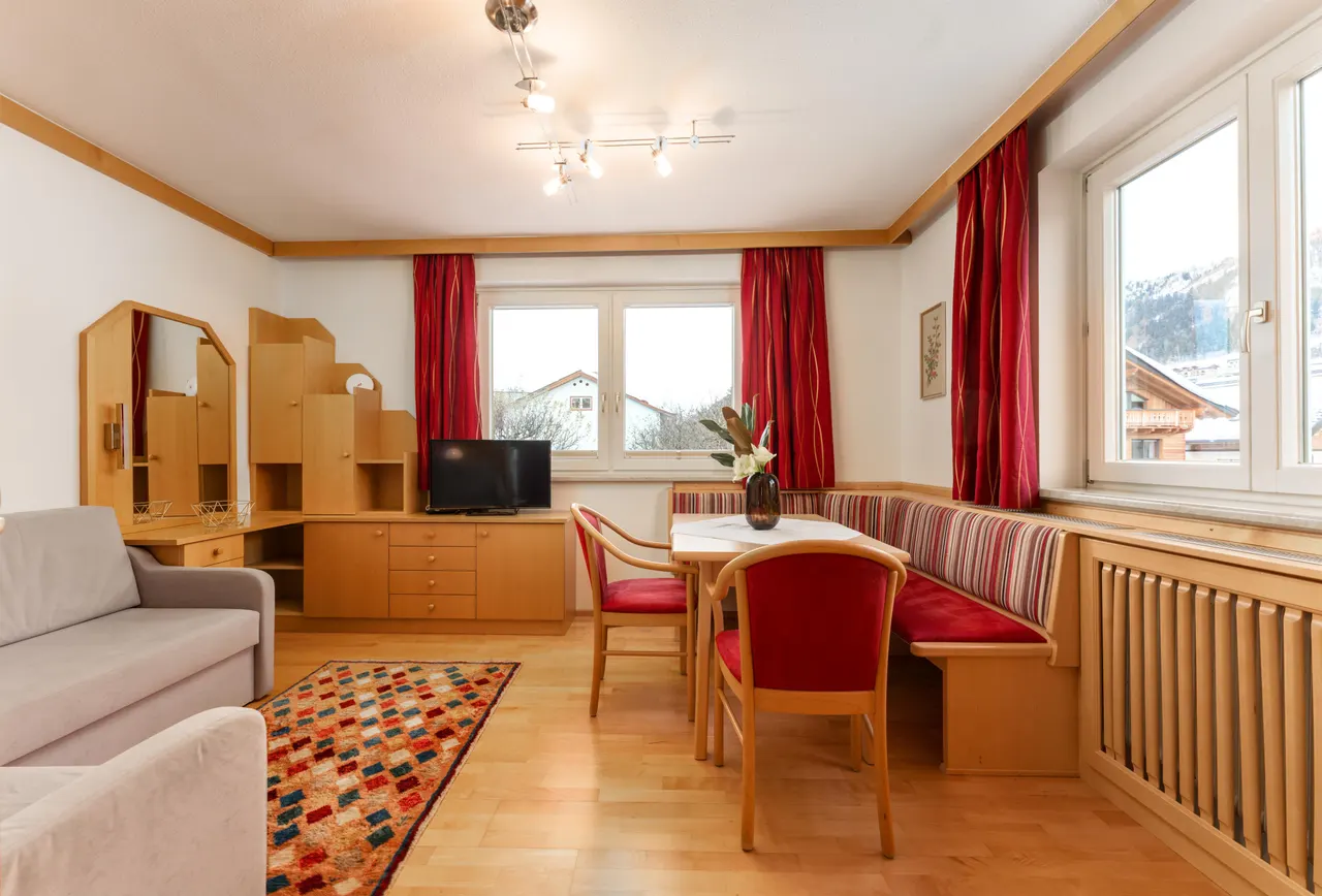 Wartinger | Gemakkelijk verblijf met balkon & Planai zicht dicht bij het centrum – Schladming Appartements Maria Gruber GmbH