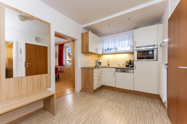Wartinger | Gemakkelijk verblijf met balkon & Planai zicht dicht bij het centrum — Schladming Appartements Maria Gruber GmbH, Schladming (2/11)