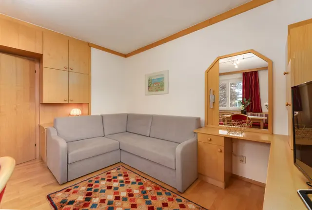 Wartinger | Gemakkelijk verblijf met balkon & Planai zicht dicht bij het centrum — Schladming Appartements Maria Gruber GmbH, Schladming (3/11)