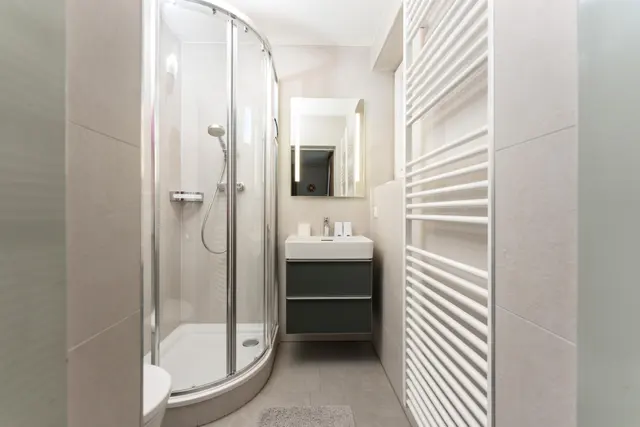 Wartinger | Gemakkelijk verblijf met balkon & Planai zicht dicht bij het centrum — Schladming Appartements Maria Gruber GmbH, Schladming (6/11)