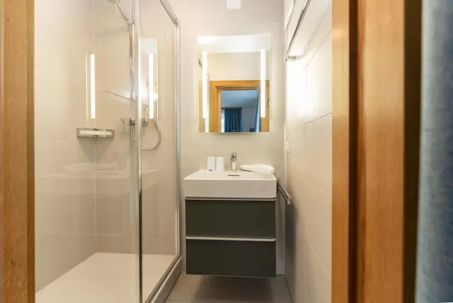 Wartinger | Gemakkelijk verblijf met balkon & Planai zicht dicht bij het centrum — Schladming Appartements Maria Gruber GmbH, Schladming (9/11)