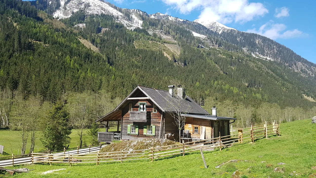 Weisse Wand Alm Large | Rustic mountain cabin surrounded by nature with waterfall views & BBQ – Schladming Appartements Maria Gruber GmbH Schladming