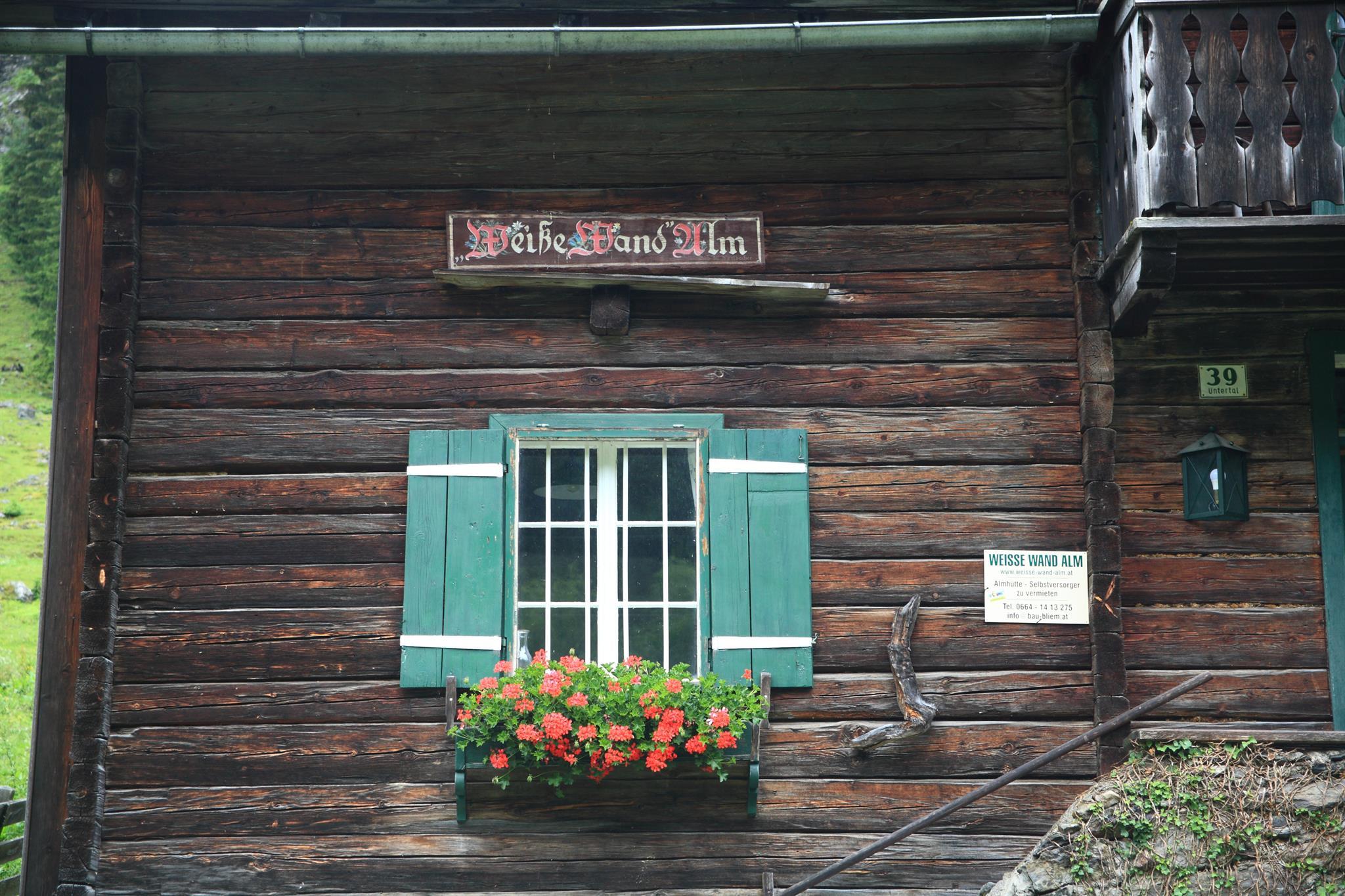 Weisse Wand Alm Large | Rustic mountain cabin surrounded by nature with waterfall views & BBQ — apartment at Schladming Appartements Maria Gruber GmbH, Schladming — photo 10 of 27