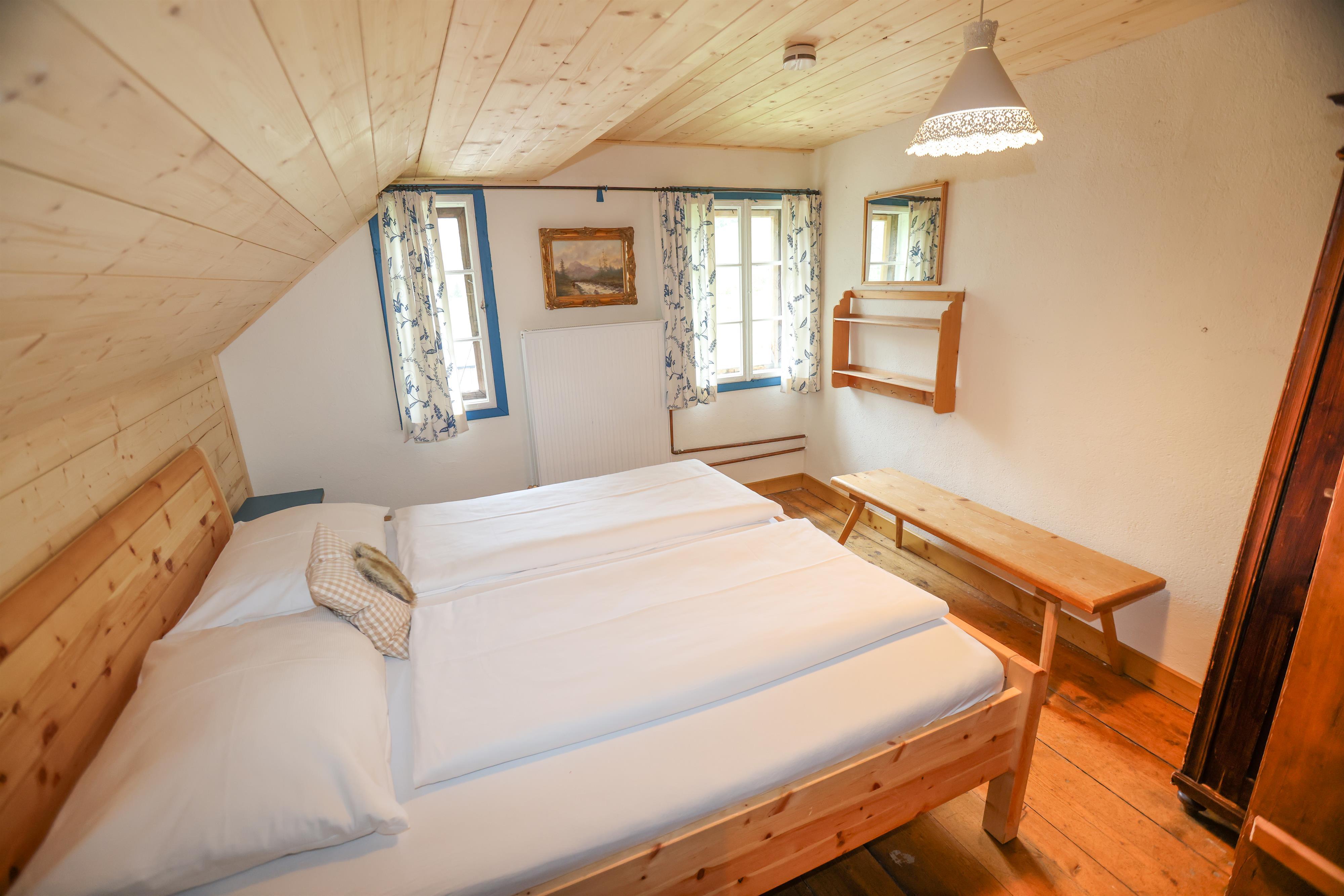 Weisse Wand Alm Large | Rustic mountain cabin surrounded by nature with waterfall views & BBQ — apartment at Schladming Appartements Maria Gruber GmbH, Schladming — photo 14 of 27
