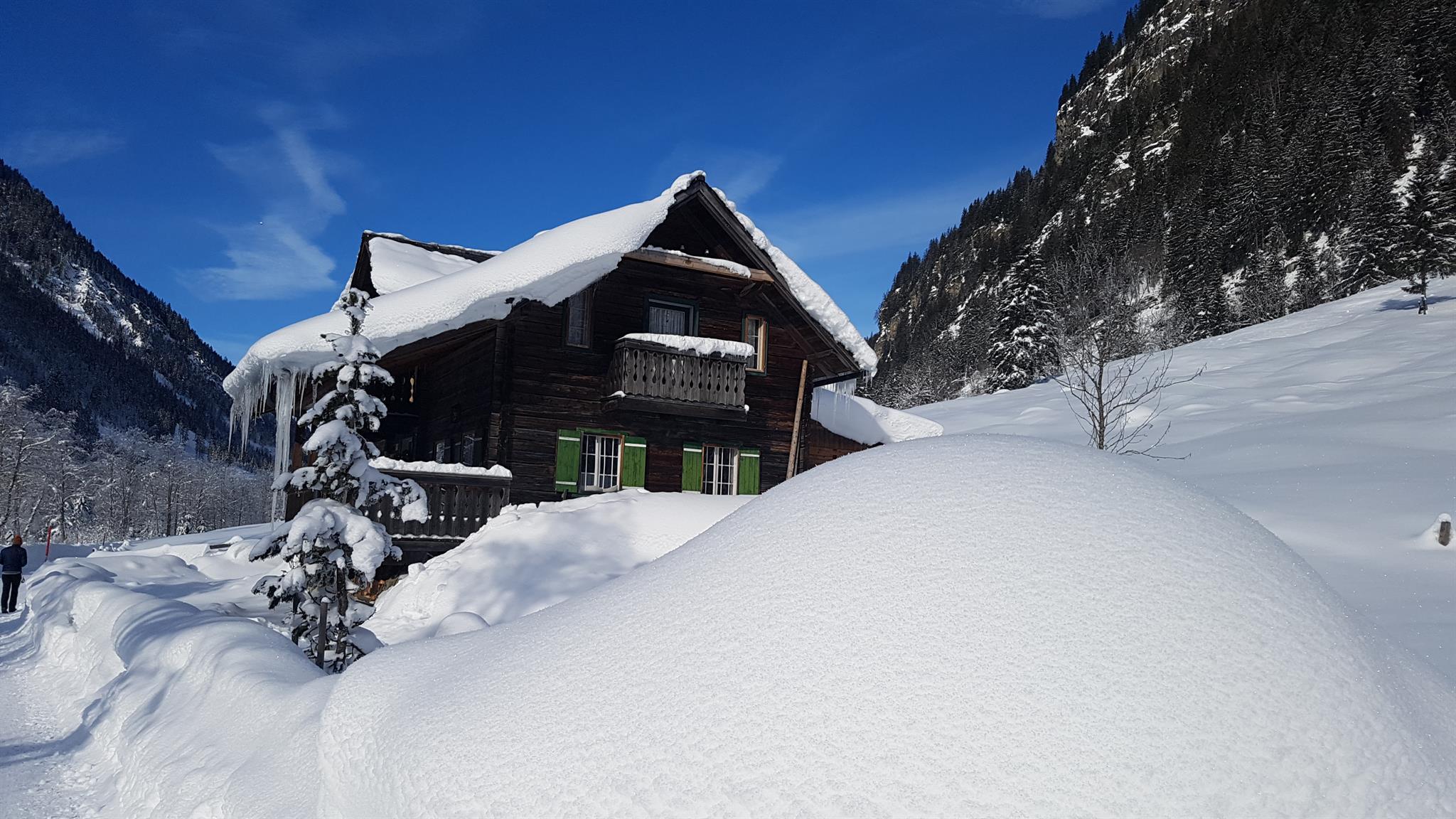 Weisse Wand Alm Large | Rustic mountain cabin surrounded by nature with waterfall views & BBQ — apartment at Schladming Appartements Maria Gruber GmbH, Schladming — photo 26 of 27