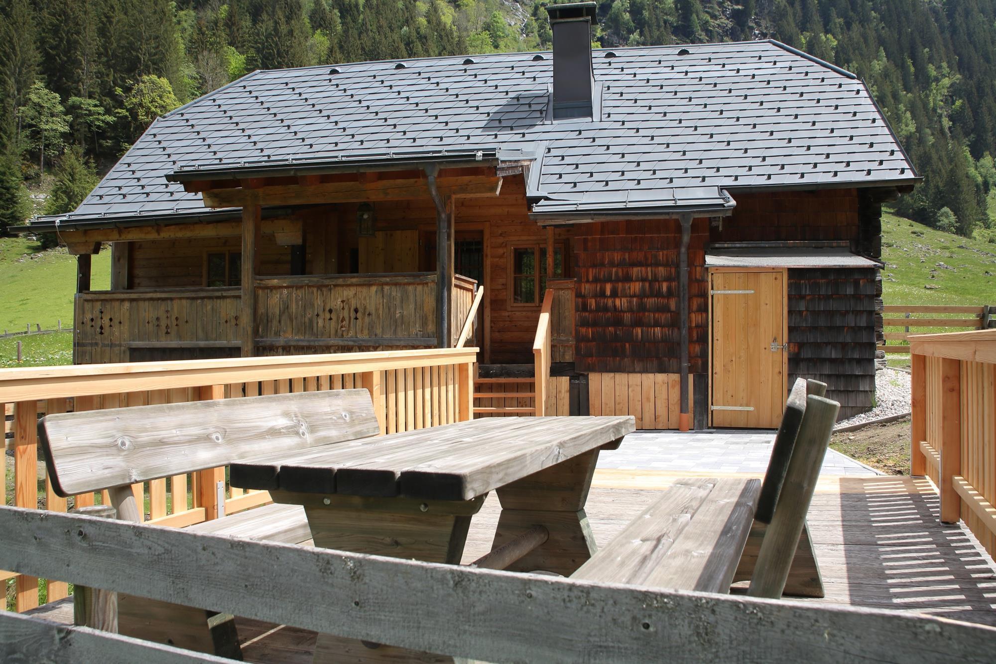 Weisse Wand Alm Small | Small alpine retreat surrounded by meadows, forests & streams with BBQ — apartment at Schladming Appartements Maria Gruber GmbH, Schladming — photo 15 of 26