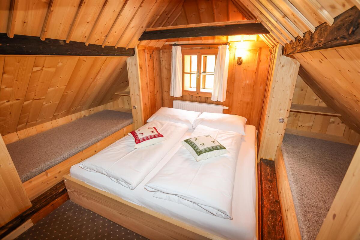 Weisse Wand Alm Small | Small alpine retreat surrounded by meadows, forests & streams with BBQ — apartment at Schladming Appartements Maria Gruber GmbH, Schladming — photo 2 of 26