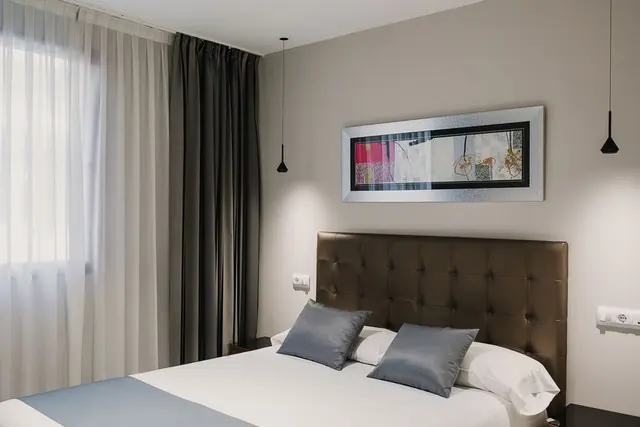 Away from elevator | Kitchen and Living Room — apartment at Signa Juristas, Valencia — photo 4 of 5