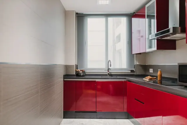 Extra Large | French Balcony and Ensuite Room — apartment at Signa Juristas, Valencia — photo 3 of 7