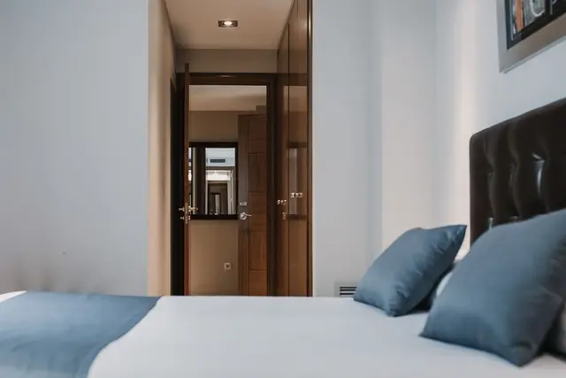 Extra Large | West Facing and Extra Bathroom — apartment at Signa Juristas, Valencia — photo 5 of 6
