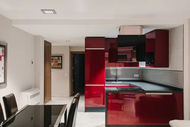 French Balcony | Extra Large and Low Floor — apartment at Signa Juristas, Valencia — photo 3 of 6