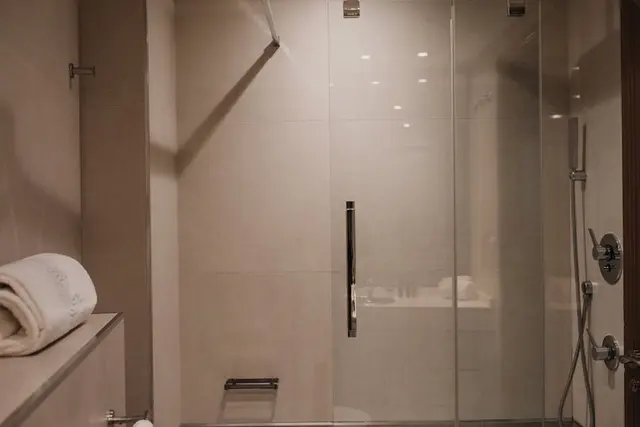 French Balcony | Extra Large and Low Floor — apartment at Signa Juristas, Valencia — photo 4 of 6