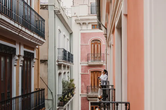 French Balcony | High Floor and West Facing — apartment at Signa Juristas, Valencia — photo 4 of 8
