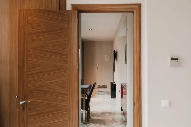 High Ceiling | Large and Close to Elevator — apartment at Signa Juristas, Valencia — photo 4 of 5