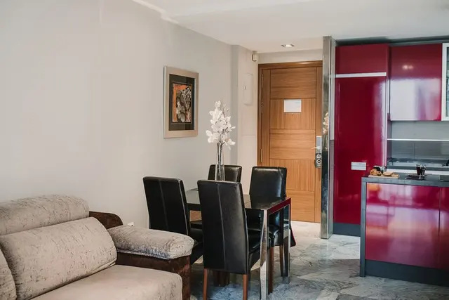 Large | Extra Bathroom and North Facing — apartment at Signa Juristas, Valencia — photo 2 of 6
