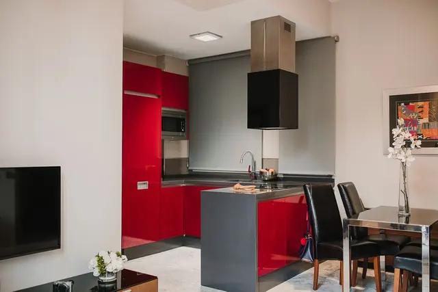 Large with Bathtub | View to El Miguelete — apartment at Signa Juristas, Valencia — photo 3 of 6