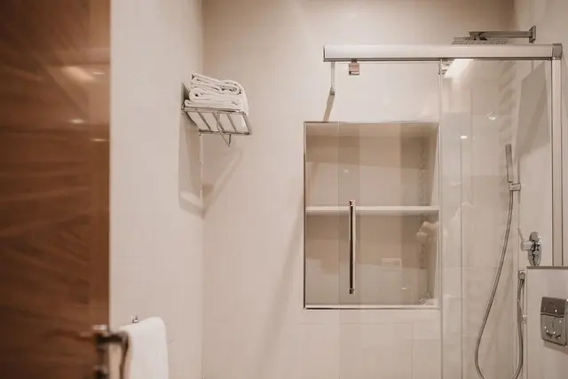 Large with Bathtub | View to El Miguelete — apartment at Signa Juristas, Valencia — photo 4 of 6